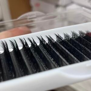 messy fluffy mega volume matte black lashes 0.03